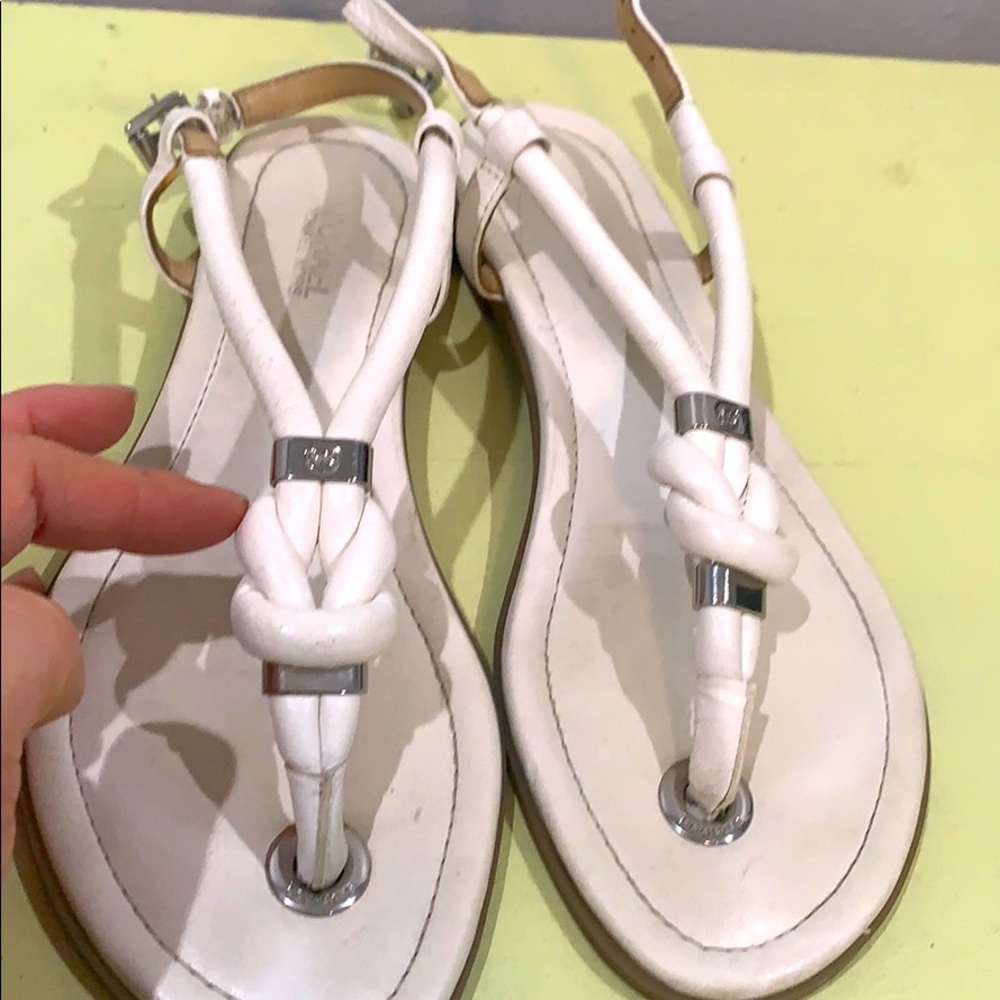 White MK SANDLES
